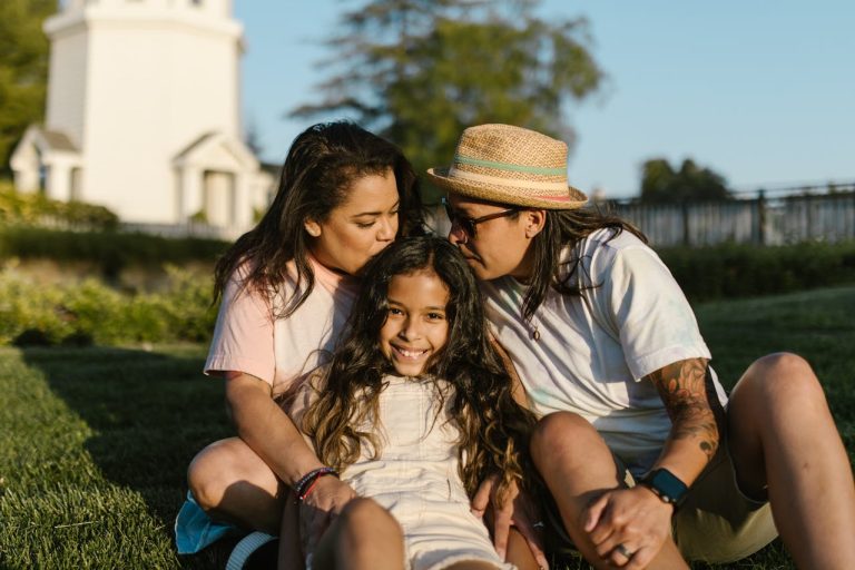Desafíos y logros en el Día de las Madres y Día de los Padres para padres LGBT+